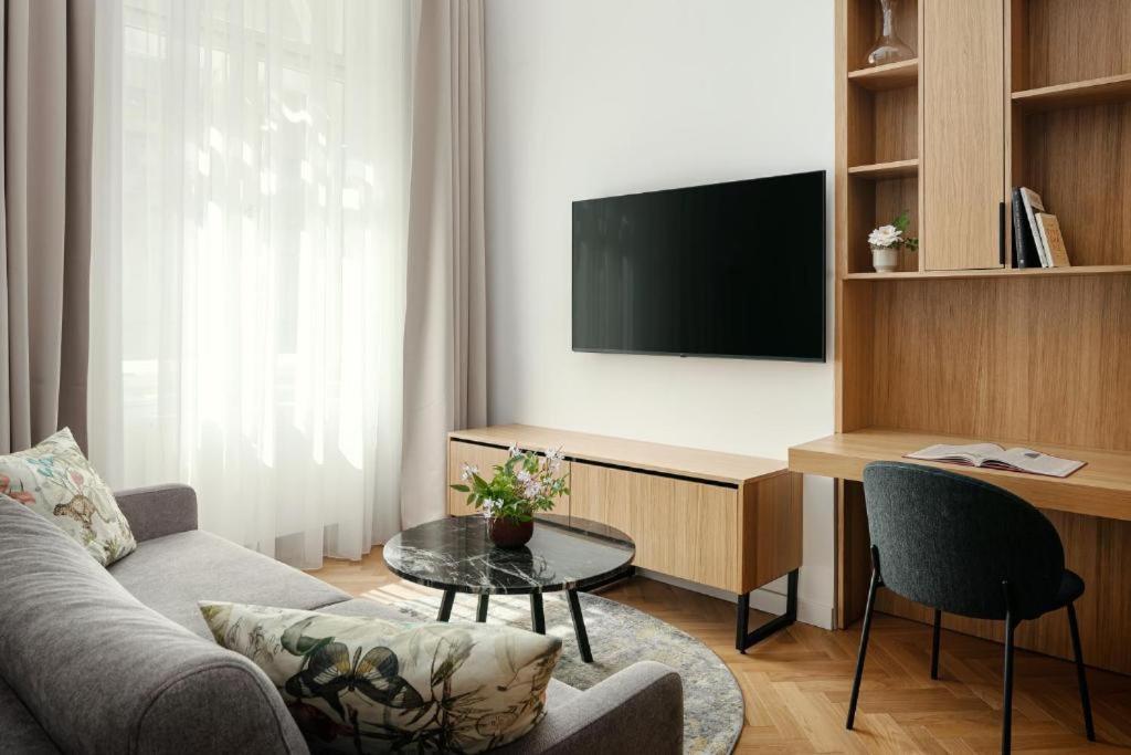 Six Residences Praga