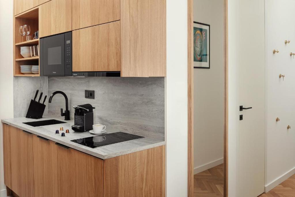 Six Residences Aparthotel *